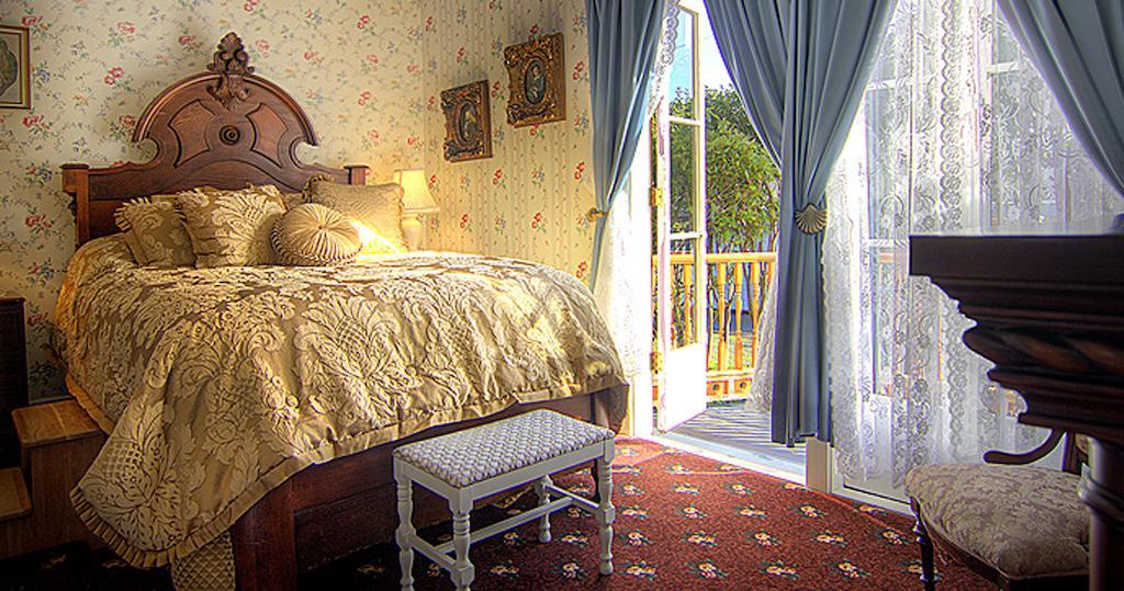 Gingerbread Mansion Bed & Breakfast Ferndale Room photo