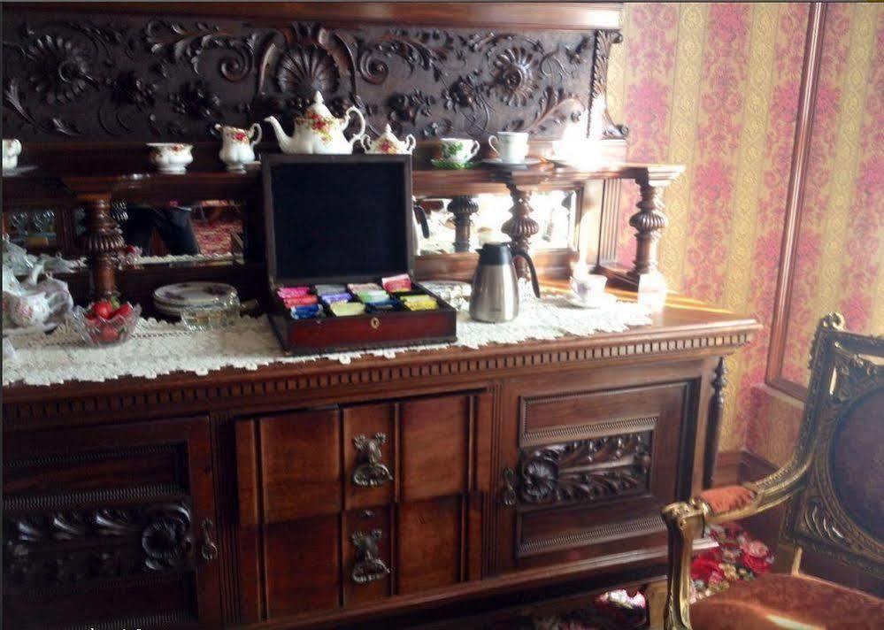 Gingerbread Mansion Bed & Breakfast Ferndale Exterior photo